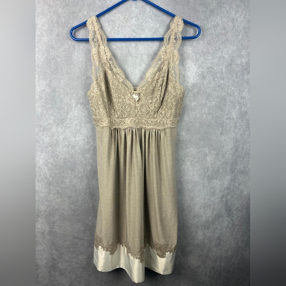 Soma Beige Lace Sleep Dresd Nightgown Feminine  Lingerie Size M - Picture 1 of 5